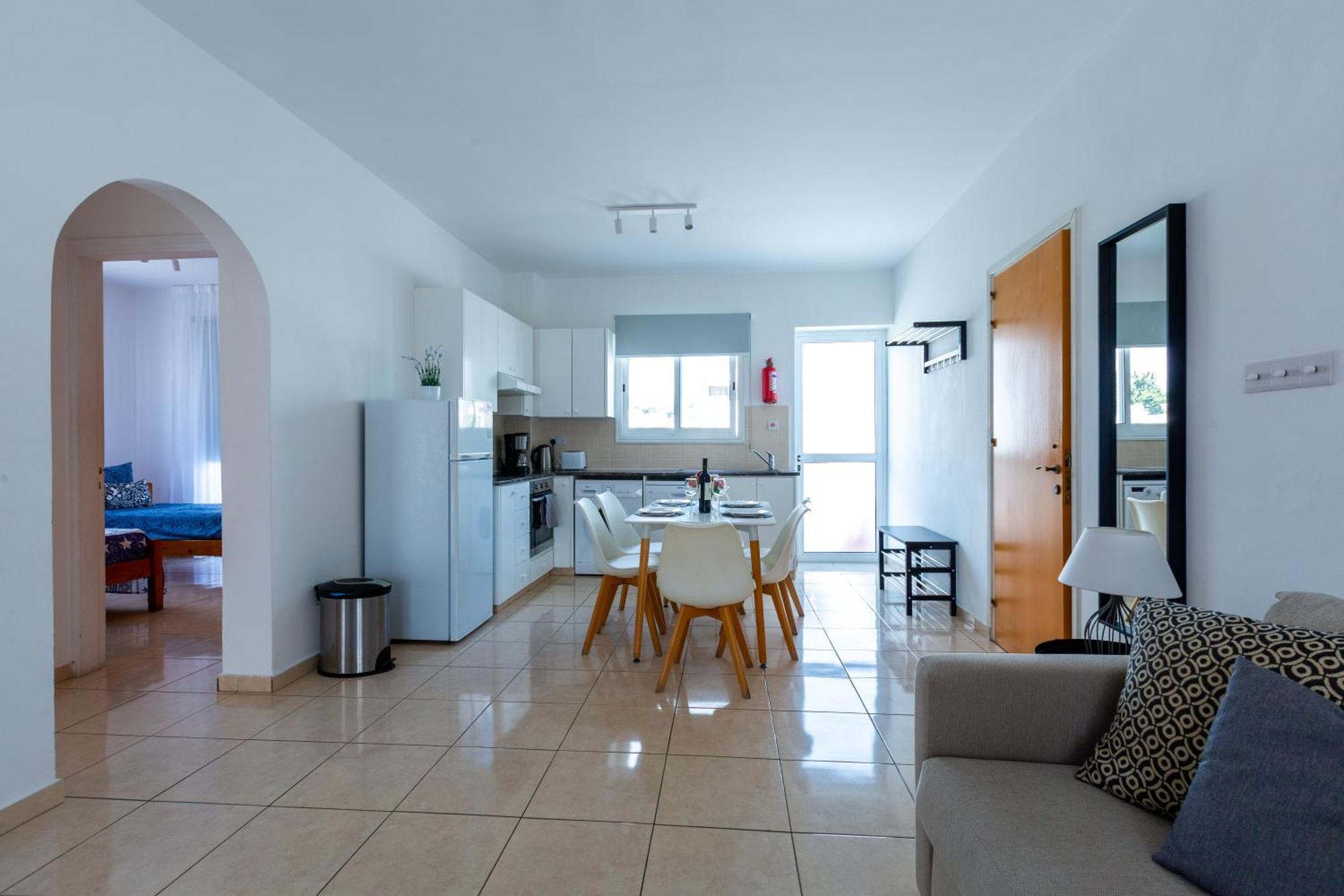 Beautiful 2 Bed Apartment In Paphos Cyprus מראה חיצוני תמונה