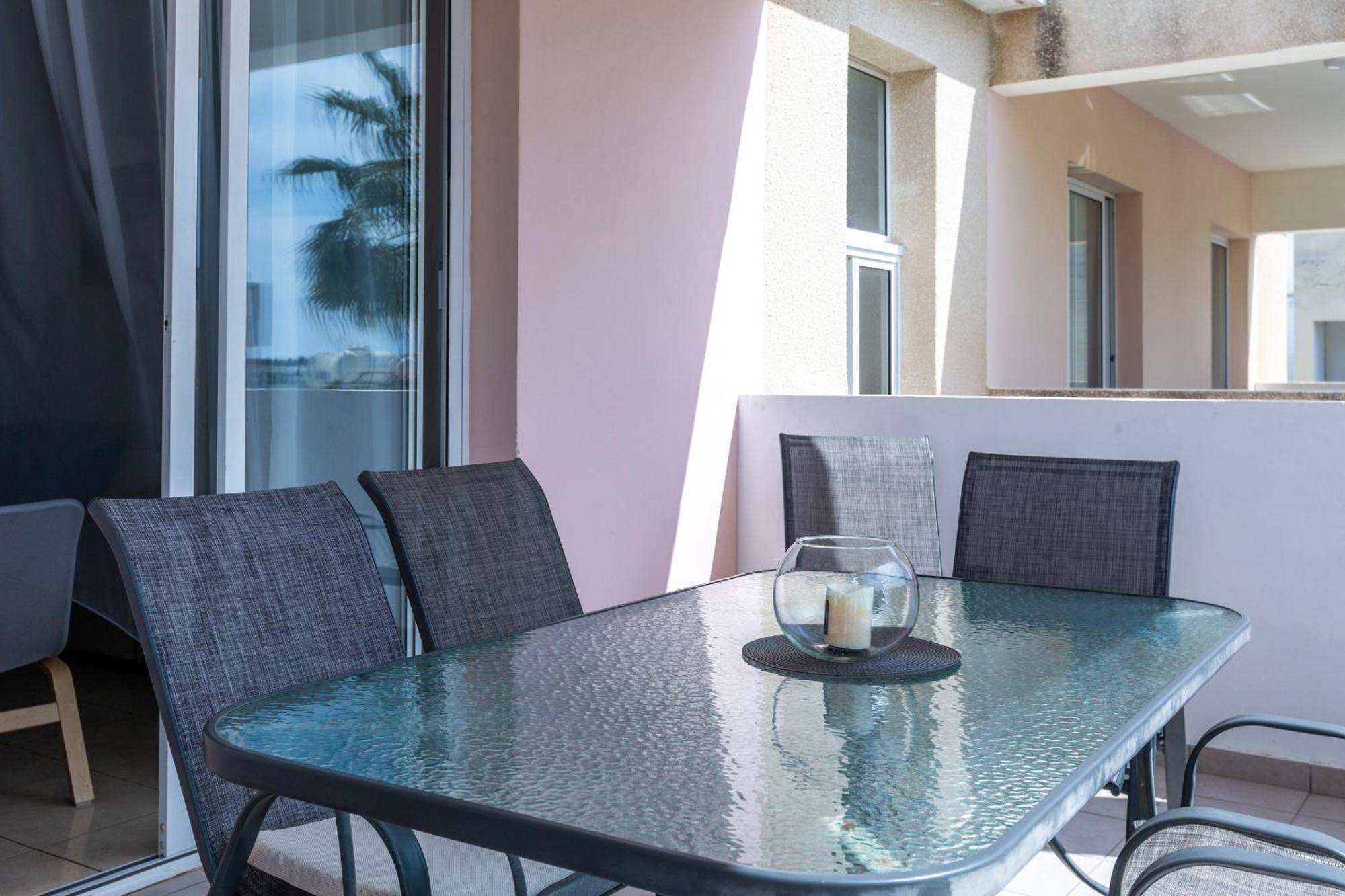Beautiful 2 Bed Apartment In Paphos Cyprus מראה חיצוני תמונה